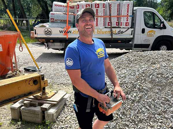 Juniorchef Christian Blümel auf der Baustelle